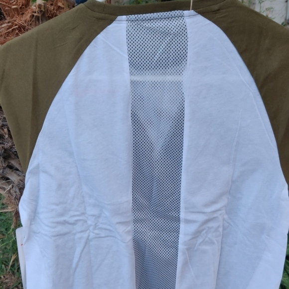 ELLEN TRACY Active women's Tee - Picture 7 of 7